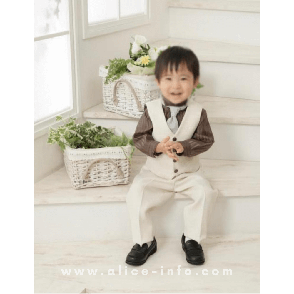 スタジオアリスで撮影した2歳男の子の写真