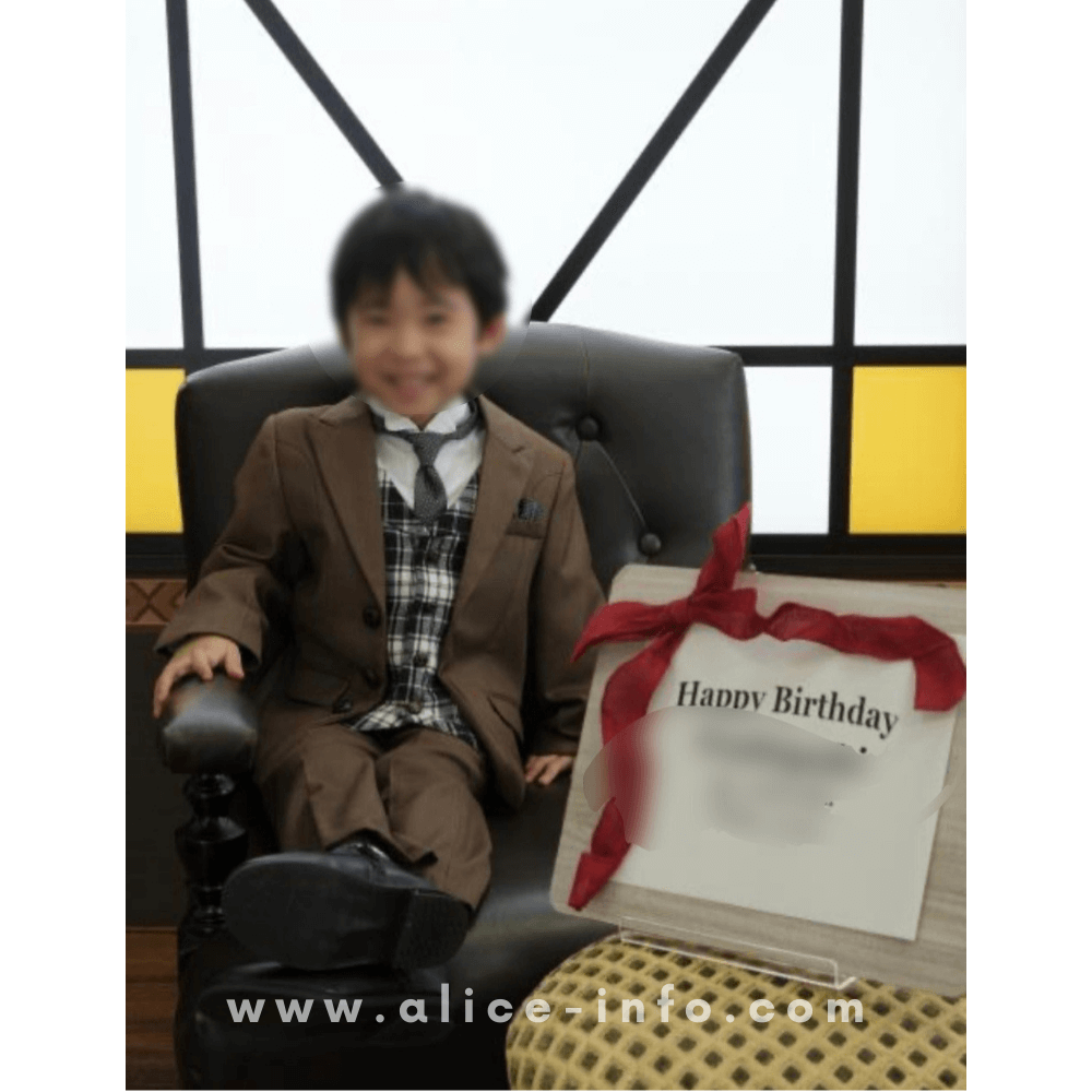 スタジオアリスで撮影した5歳男の子の誕生日の写真